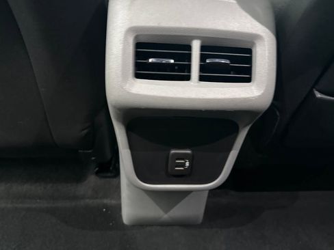 Used 2024 GMC Terrain SLE image 27