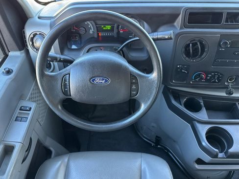 Used 2019 Ford E-450 and Econoline 450 Super Duty w/ Power Windows & Locks Group RWD image 14