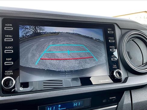 Used 2023 Toyota Tacoma TRD Off-Road image 18