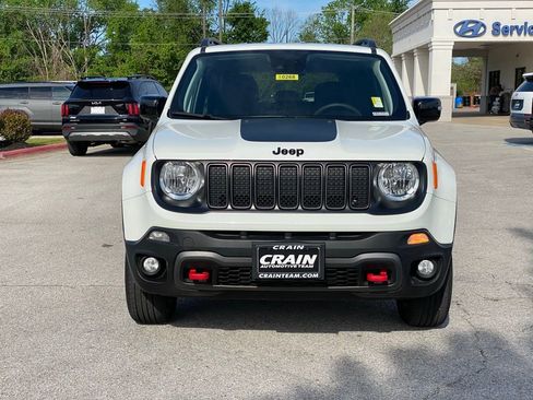 Used 2023 Jeep Renegade Trailhawk AWD/4WD image 2