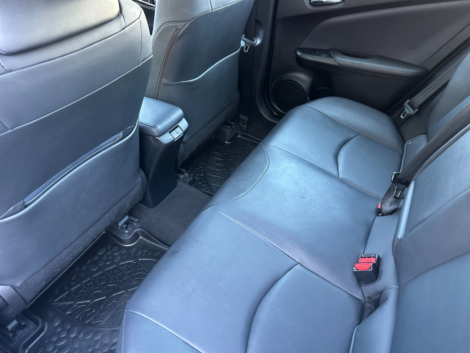 Used 2019 Toyota Prius XLE AWD/4WD image 12