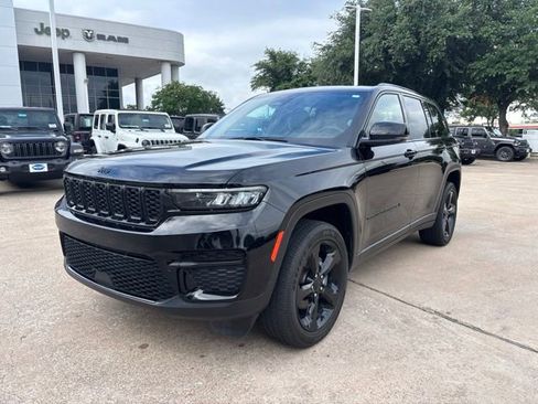 Used 2023 Jeep Grand Cherokee Altitude AWD/4WD image 1