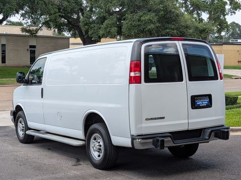 Used 2024 Chevrolet Express 2500 w/ Driver Convenience Package RWD image 5