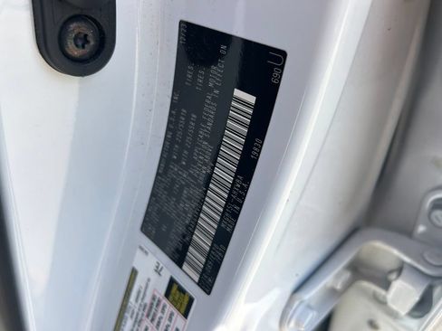 Used 2024 Toyota Corolla Cross AWD Hybrid w/ Convenience Package image 10