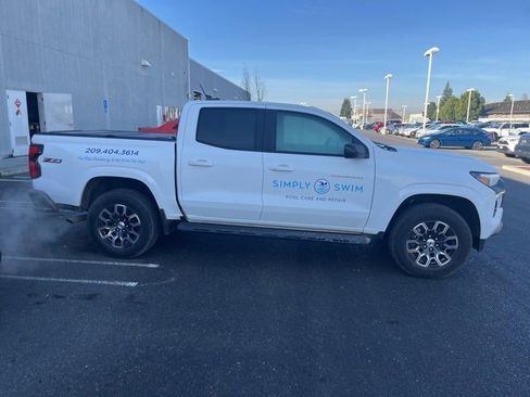 Used 2023 Chevrolet Colorado Z71 w/ Advanced Trailering Package image 4