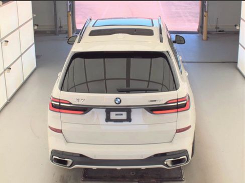 Used 2024 BMW X7 xDrive40i w/ M Sport Package AWD/4WD image 6