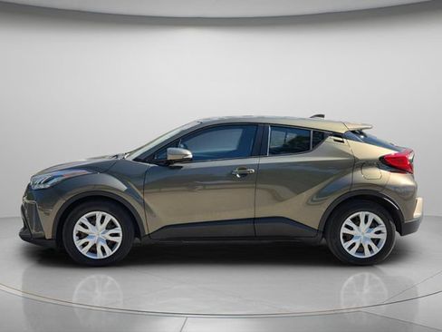 Used 2021 Toyota C-HR LE FWD image 3