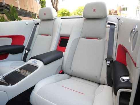 Used 2020 Rolls-Royce Dawn RWD image 8