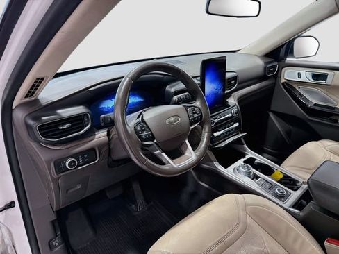Used 2023 Ford Explorer Platinum w/ Technology Package AWD/4WD image 8