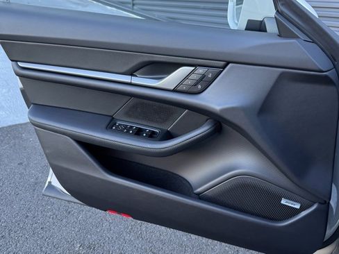 New 2026 Porsche Taycan image 14