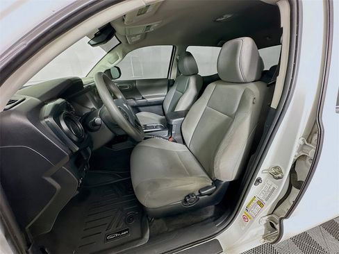 Used 2018 Toyota Tacoma SR image 23