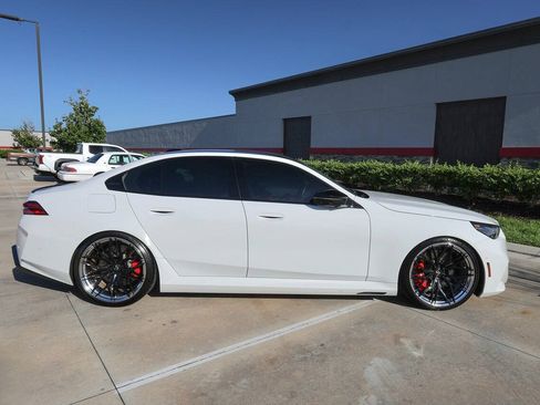 Used 2026 BMW M5 w/ Executive Package AWD/4WD image 25