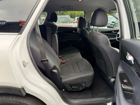 Used 2020 Kia Sorento LX w/ LX I4 Convenience Package AWD/4WD image 13
