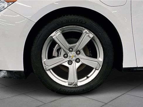 Used 2018 Chevrolet Volt LT w/ Comfort Package image 11