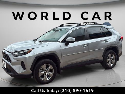 Used 2024 Toyota RAV4 XLE w/ Convenience Package image 11
