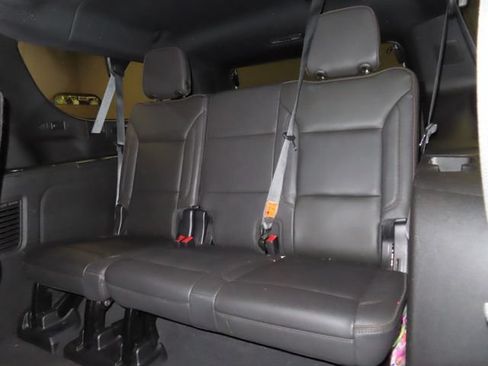 Used 2023 Chevrolet Suburban High Country RWD image 15