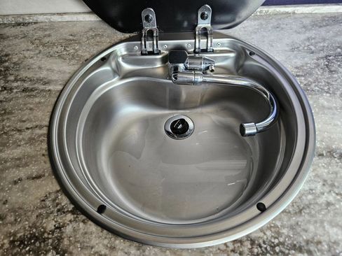 Used 2014 Mercedes-Benz Sprinter 3500 image 39