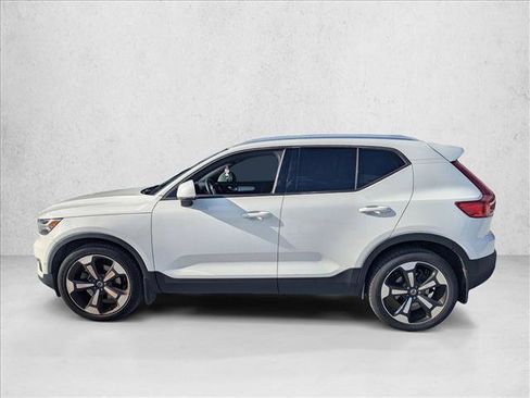 Used 2019 Volvo XC40 T5 Momentum AWD/4WD image 5