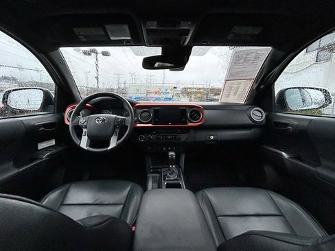 Certified 2019 Toyota Tacoma TRD Off-Road image 17