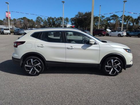 Certified 2022 Nissan Rogue Sport SL image 3