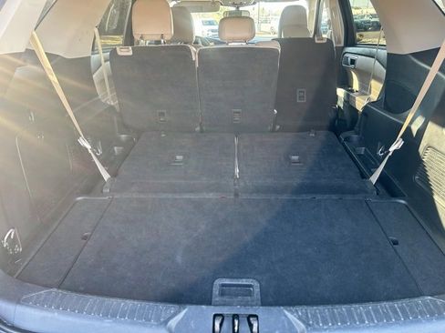 Used 2023 Ford Explorer XLT w/ Equipment Group 202A image 6
