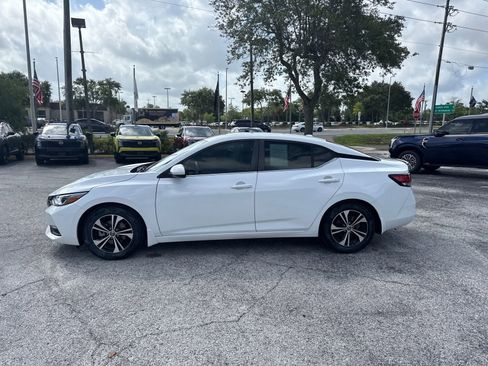 Certified 2022 Nissan Sentra SV FWD image 9