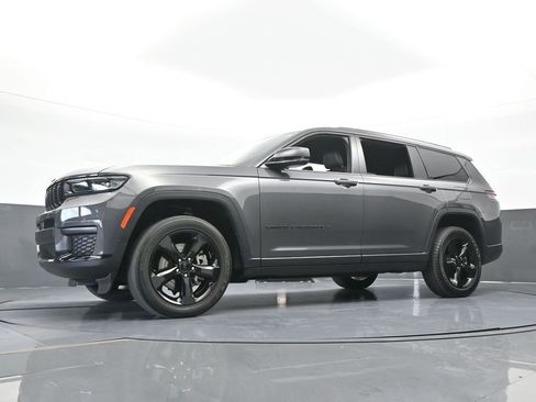 Used 2023 Jeep Grand Cherokee L Laredo image 55