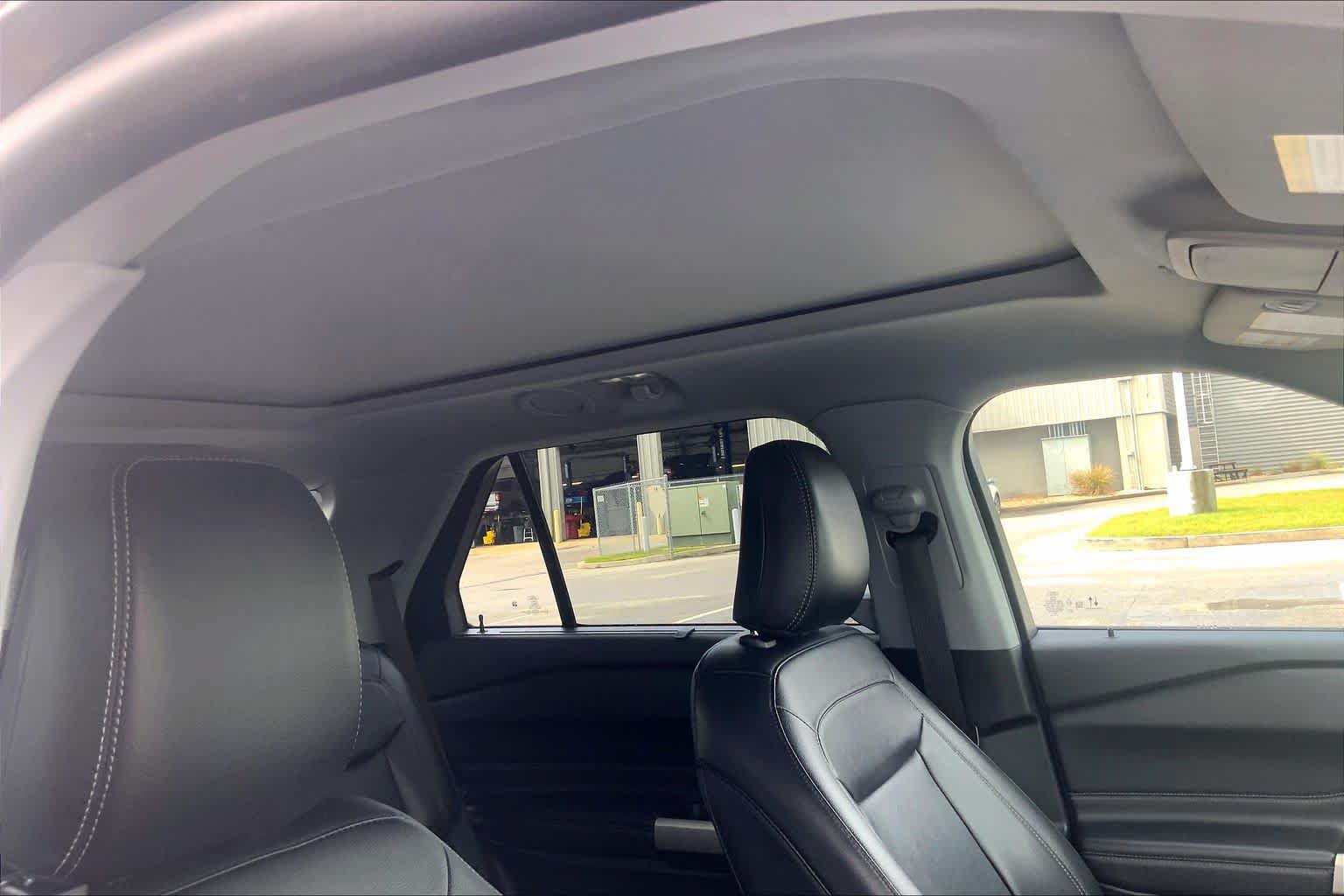 Used 2022 Ford Explorer Limited w/ Equipment Group 301A RWD image 14