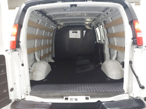 Used 2024 Chevrolet Express 2500 w/ Driver Convenience Package RWD image 13