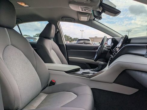 Used 2022 Toyota Camry LE image 31