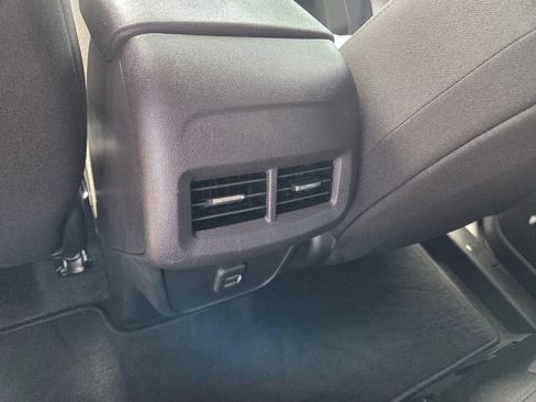Used 2024 Chevrolet Equinox LT FWD image 8