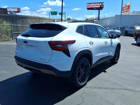 Certified 2024 Chevrolet Trax ACTIV w/ Sunroof Package image 4