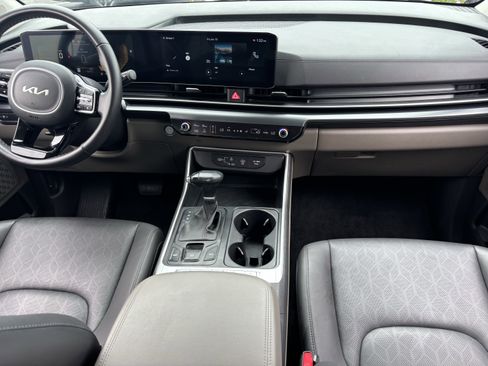 Certified 2026 Kia Carnival FWD image 13
