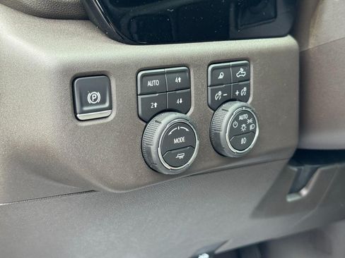 Used 2026 Chevrolet Silverado 2500 LTZ AWD/4WD image 17