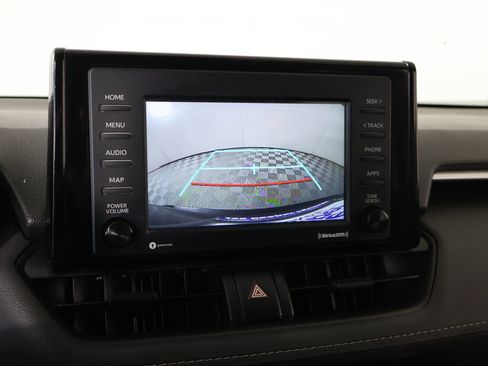 Used 2021 Toyota RAV4 LE AWD/4WD image 6