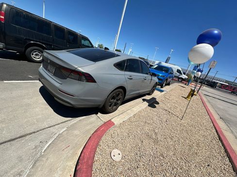 Used 2025 Honda Accord SE image 9
