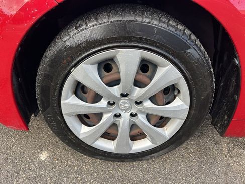 Used 2021 Toyota Corolla LE image 17