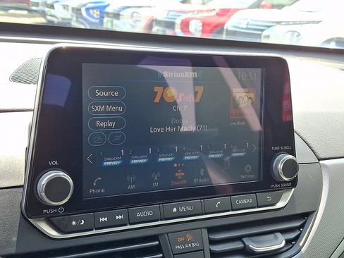 Used 2024 Nissan Altima 2.5 SR FWD image 17