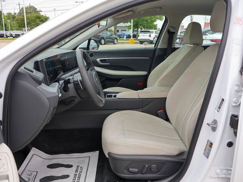 Used 2025 Hyundai Sonata SEL FWD image 7