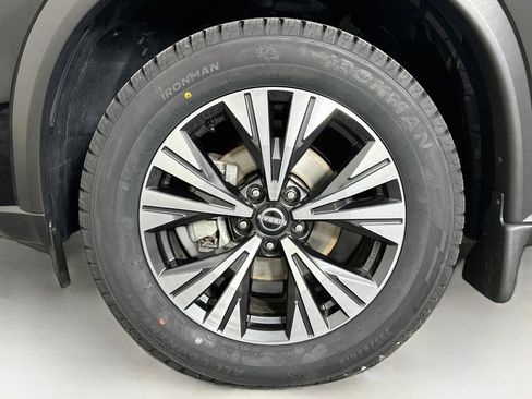 Used 2023 Nissan Rogue SV AWD/4WD image 11