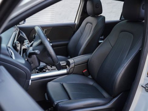 Used 2022 Mercedes-Benz GLA 250 4MATIC w/ Premium Package Lite image 23