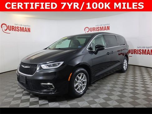 Used 2023 Chrysler Pacifica Touring-L image 3