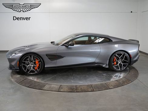 Used 2025 Aston Martin Vanquish image 2