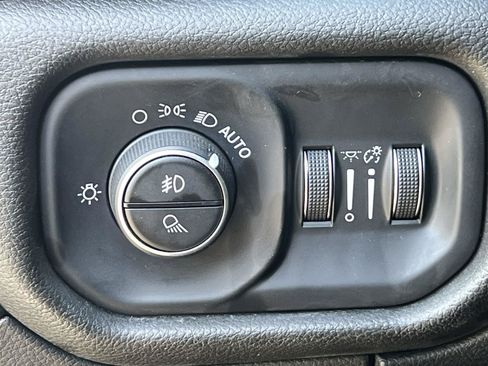 Used 2019 RAM 1500 Big Horn w/ Trailer Tow Group AWD/4WD image 18