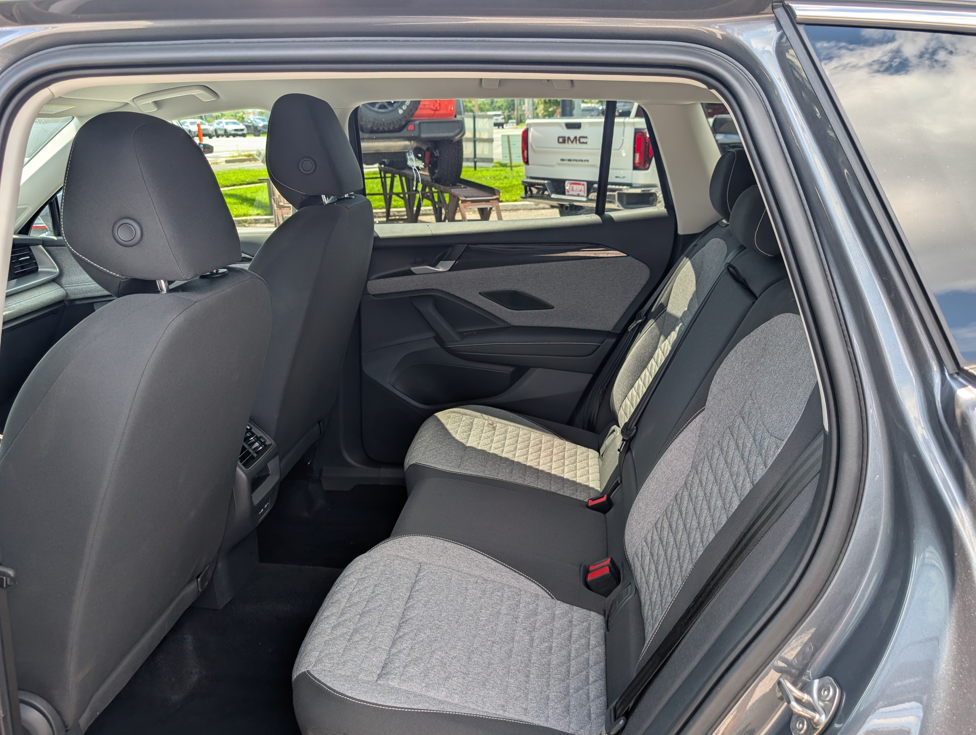 Used 2025 Volkswagen Tiguan S AWD/4WD image 13