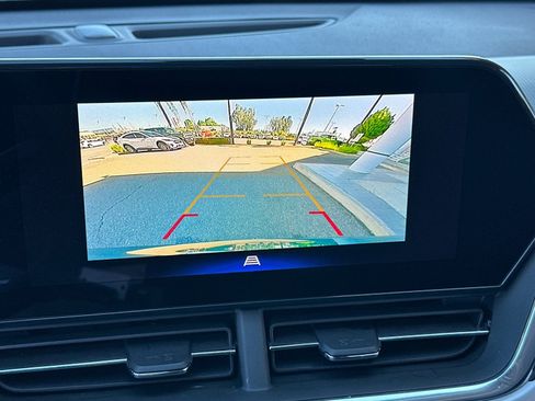 Used 2025 Chevrolet Trax LT FWD image 18