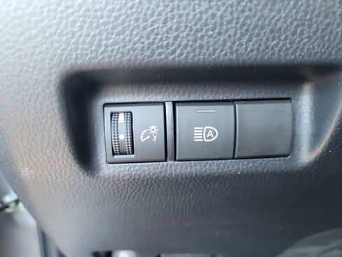 Used 2022 Toyota RAV4 XLE image 30