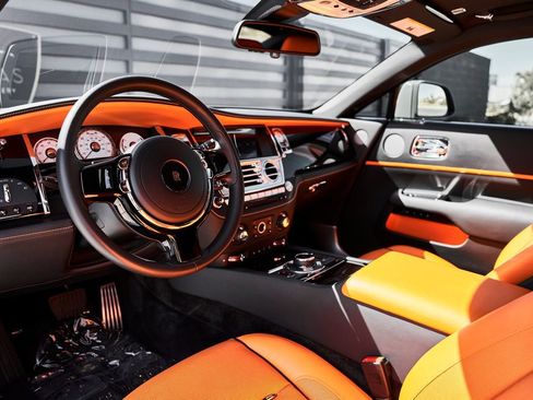 Used 2020 Rolls-Royce Wraith RWD image 3