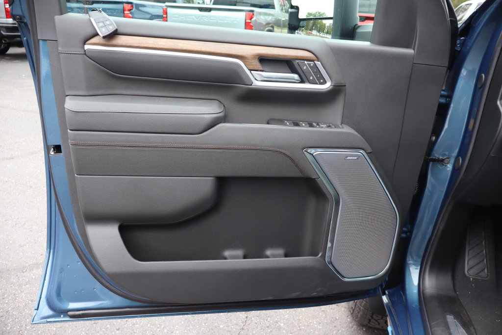New 2026 Chevrolet Silverado 3500 High Country w/ High Country Premium Package AWD/4WD image 4