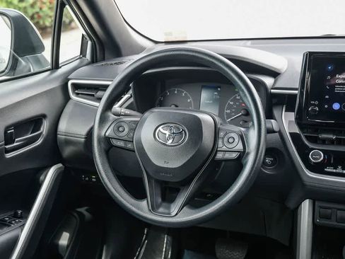 Used 2025 Toyota Corolla Cross AWD Hybrid image 12